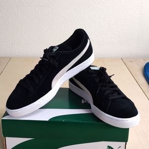 PUMA WOMEN'S SUEDE CLASSIC SNEAKERS!